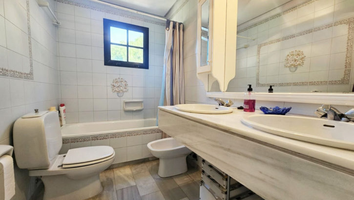 2 bedroom Penthouses for sale in Calahonda – R5330479 in 