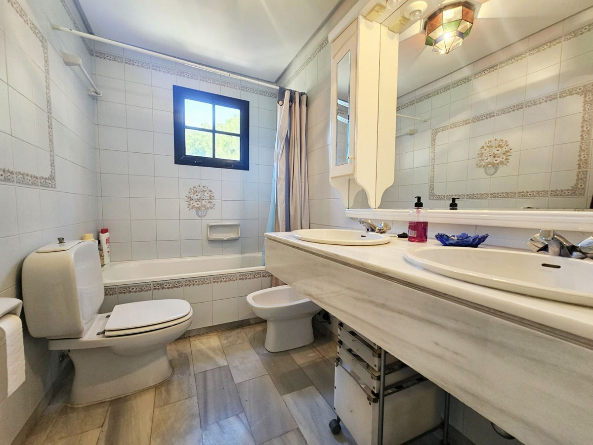 Aticos de 2 dormitorios en venta en Calahonda – R5330479