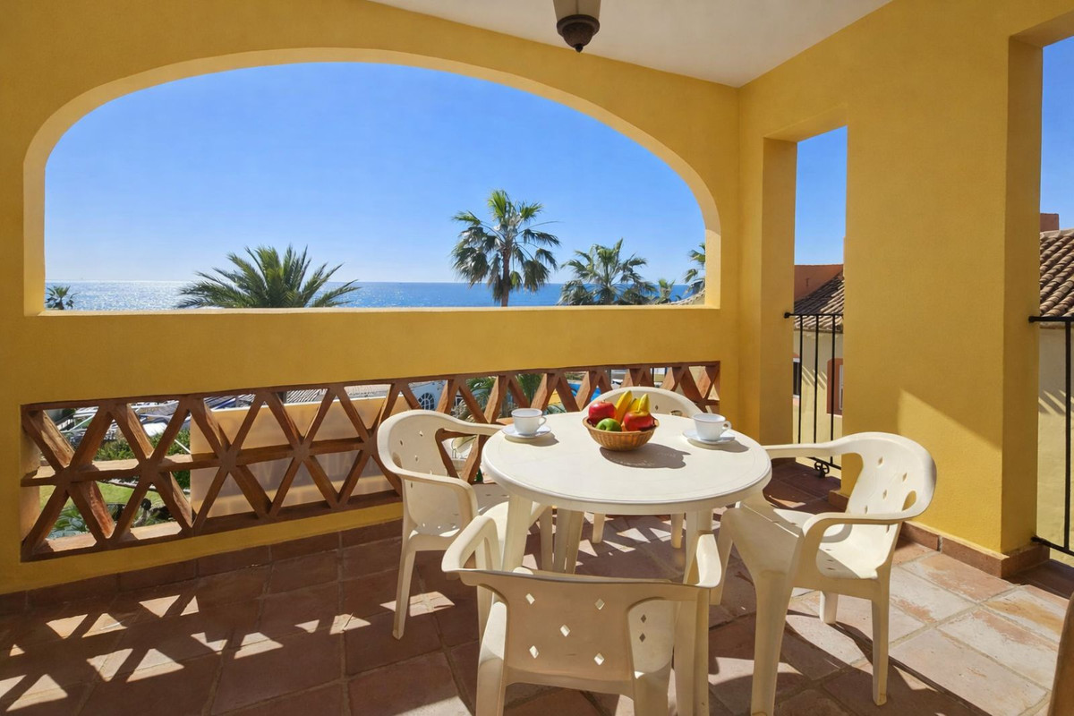 Aticos de 2 dormitorios en venta en Calahonda – R5330479