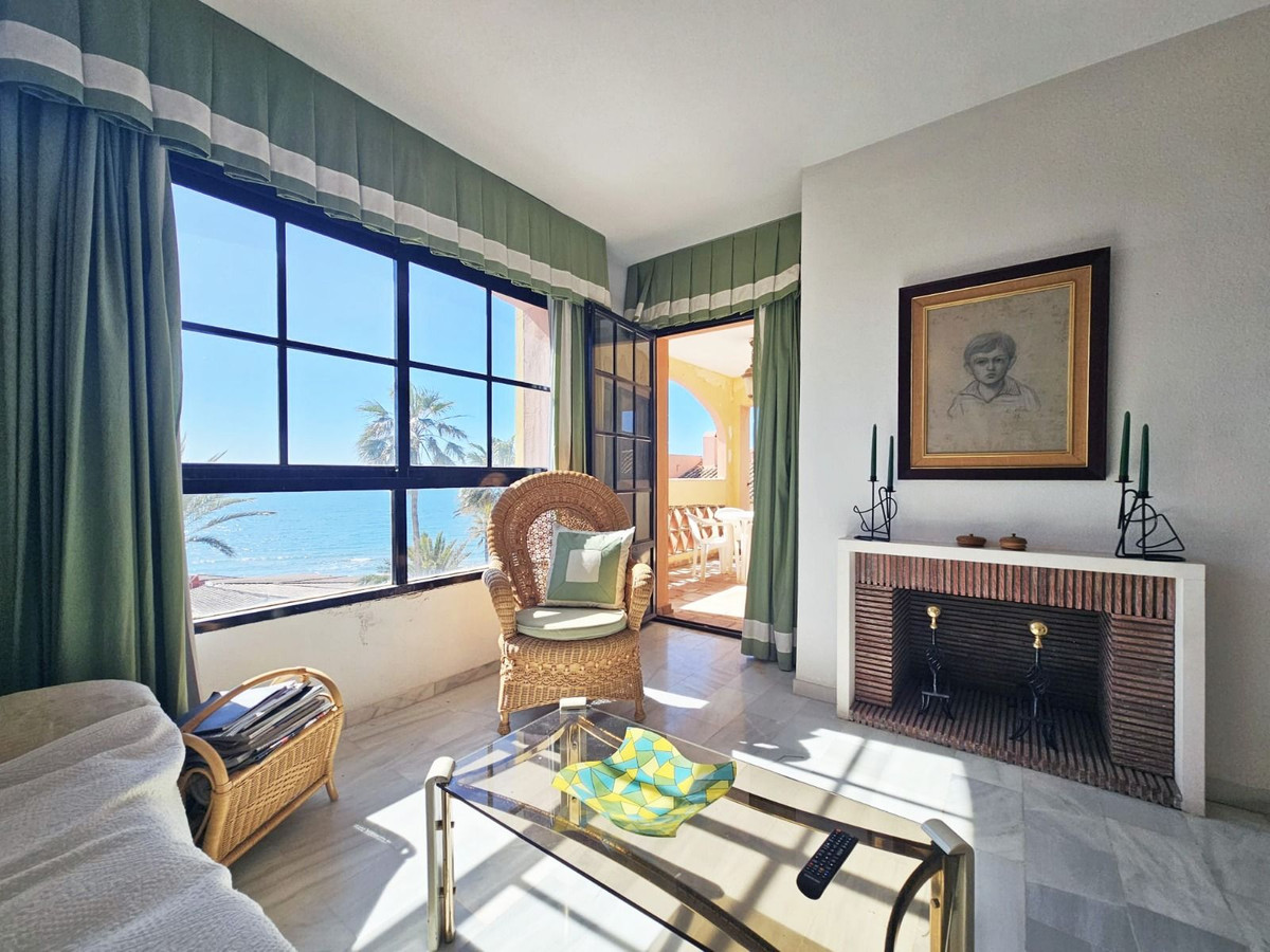 Aticos de 2 dormitorios en venta en Calahonda – R5330479