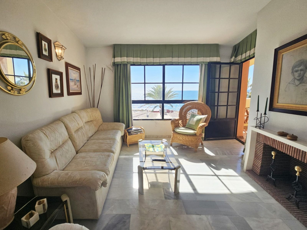 Aticos de 2 dormitorios en venta en Calahonda – R5330479