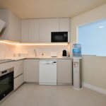 Apartamentos de 4 dormitorios en venta en Elviria – R5293117