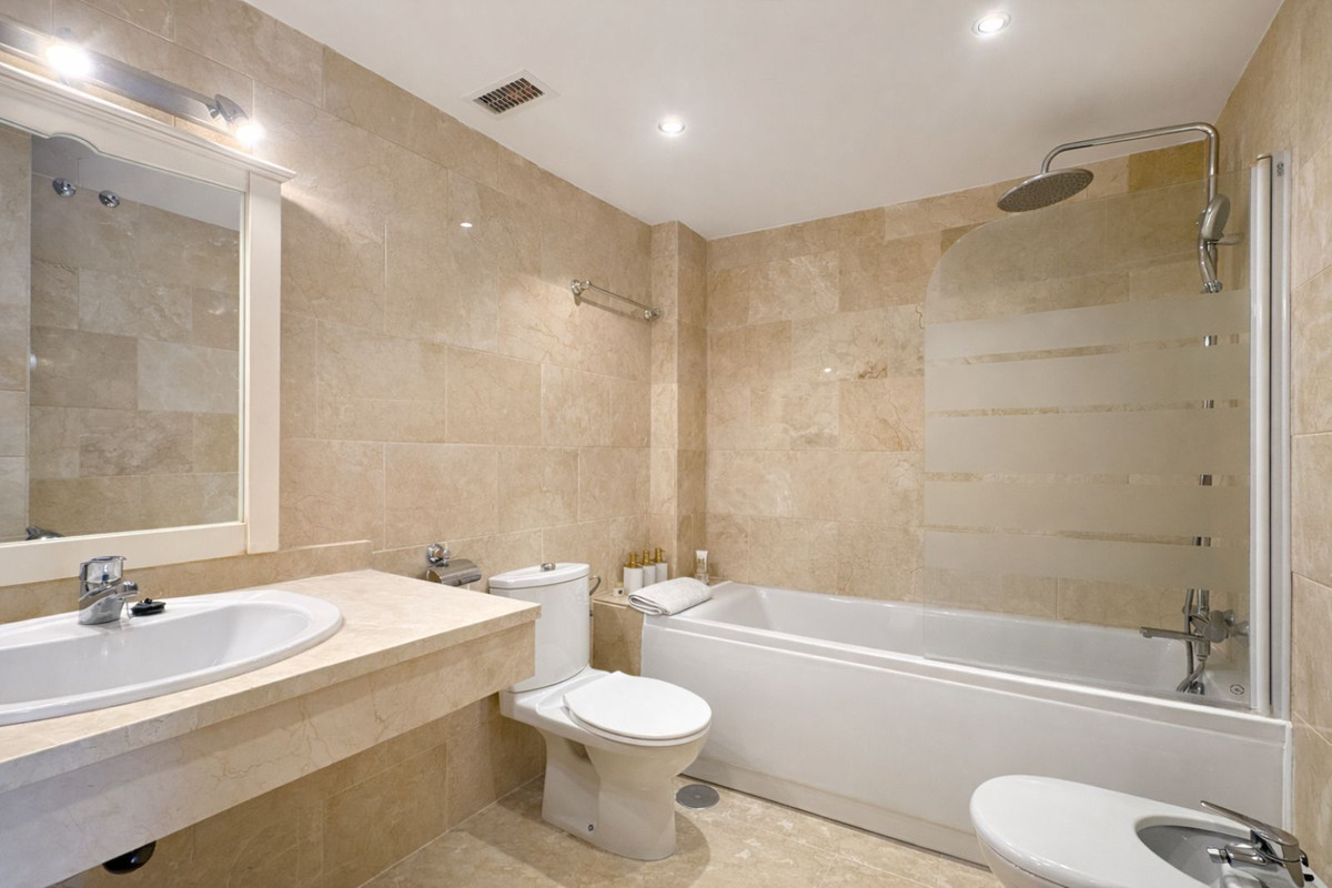 Apartamentos de 4 dormitorios en venta en Mijas – R5318770