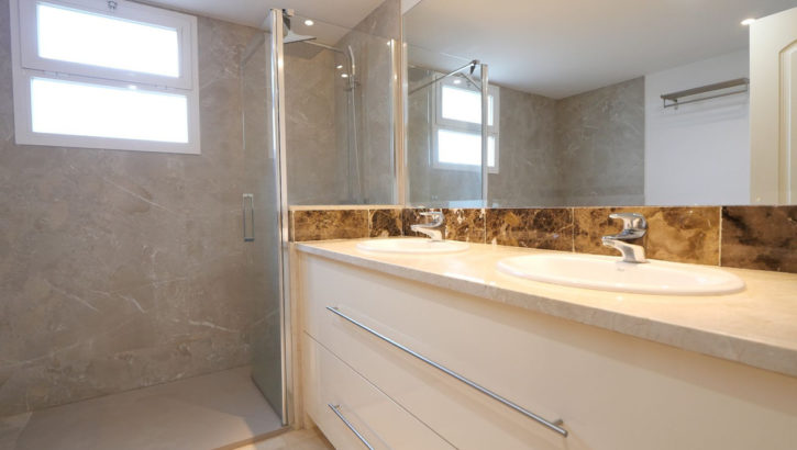 2 bedroom Apartments for sale in Calahonda – R5318986 in 