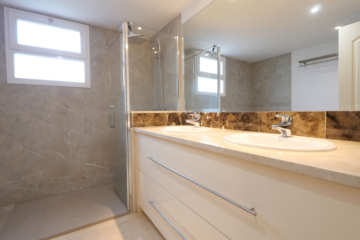 2 bedroom Apartments for sale in Calahonda – R5318986