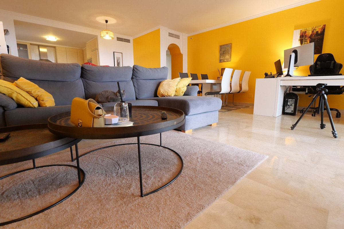 2 bedroom Apartments for sale in Calahonda – R5318986