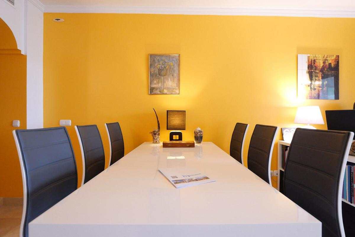 2 bedroom Apartments for sale in Calahonda – R5318986