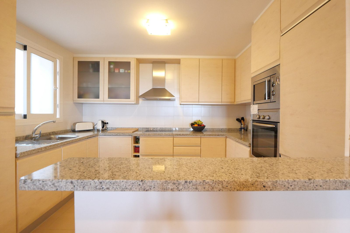 2 bedroom Apartments for sale in Calahonda – R5318986