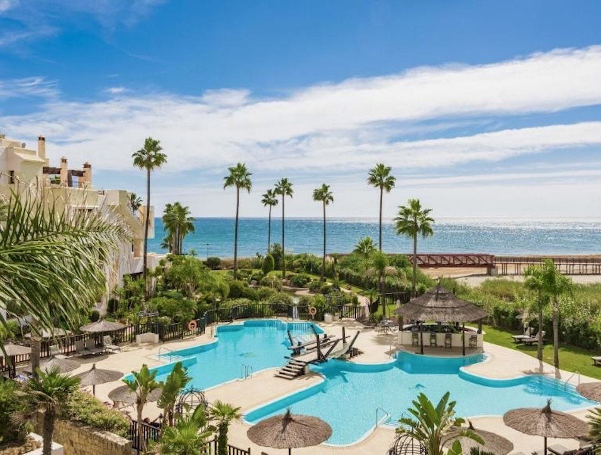 Apartamentos de 3 dormitorios en venta en Nueva Milla de Oro – R5037415