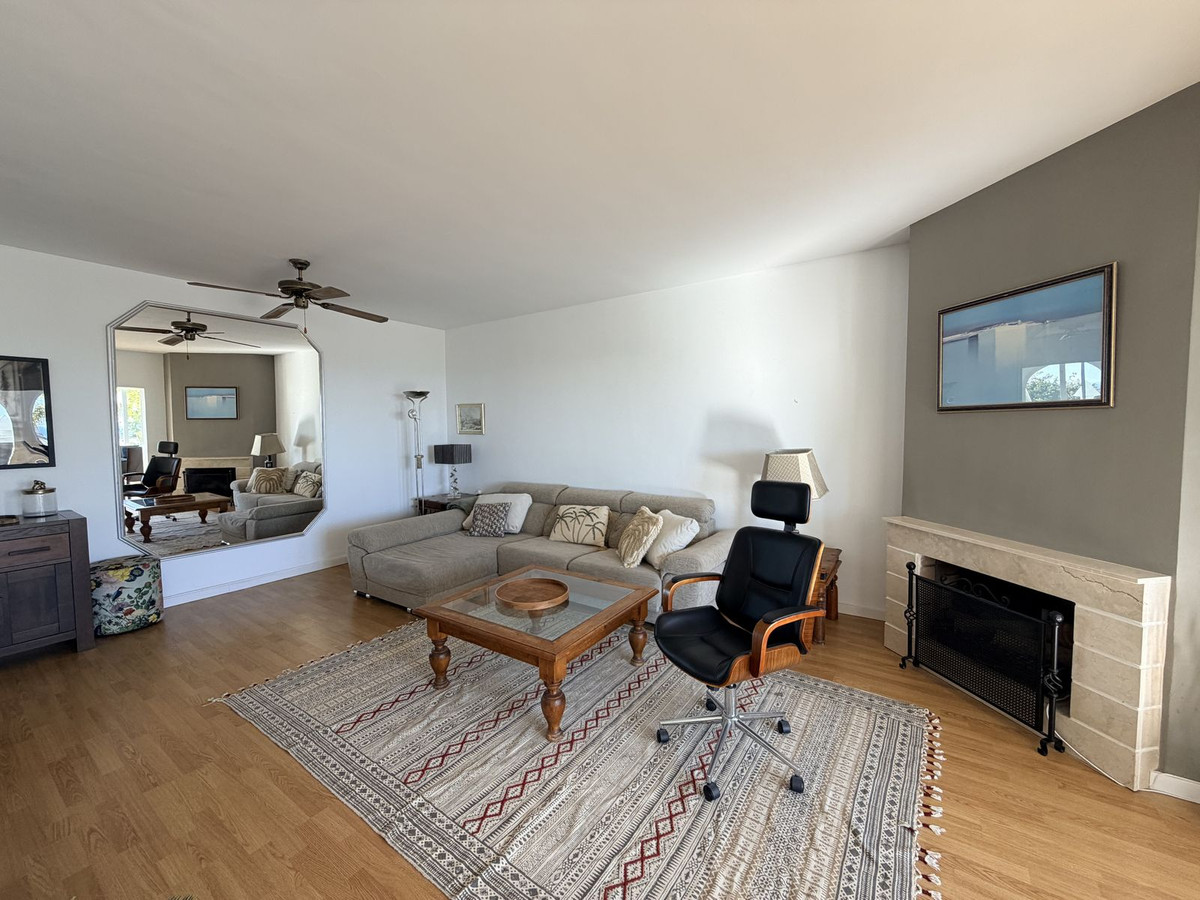 2 bedroom Apartments for sale in La Quinta – R5286985