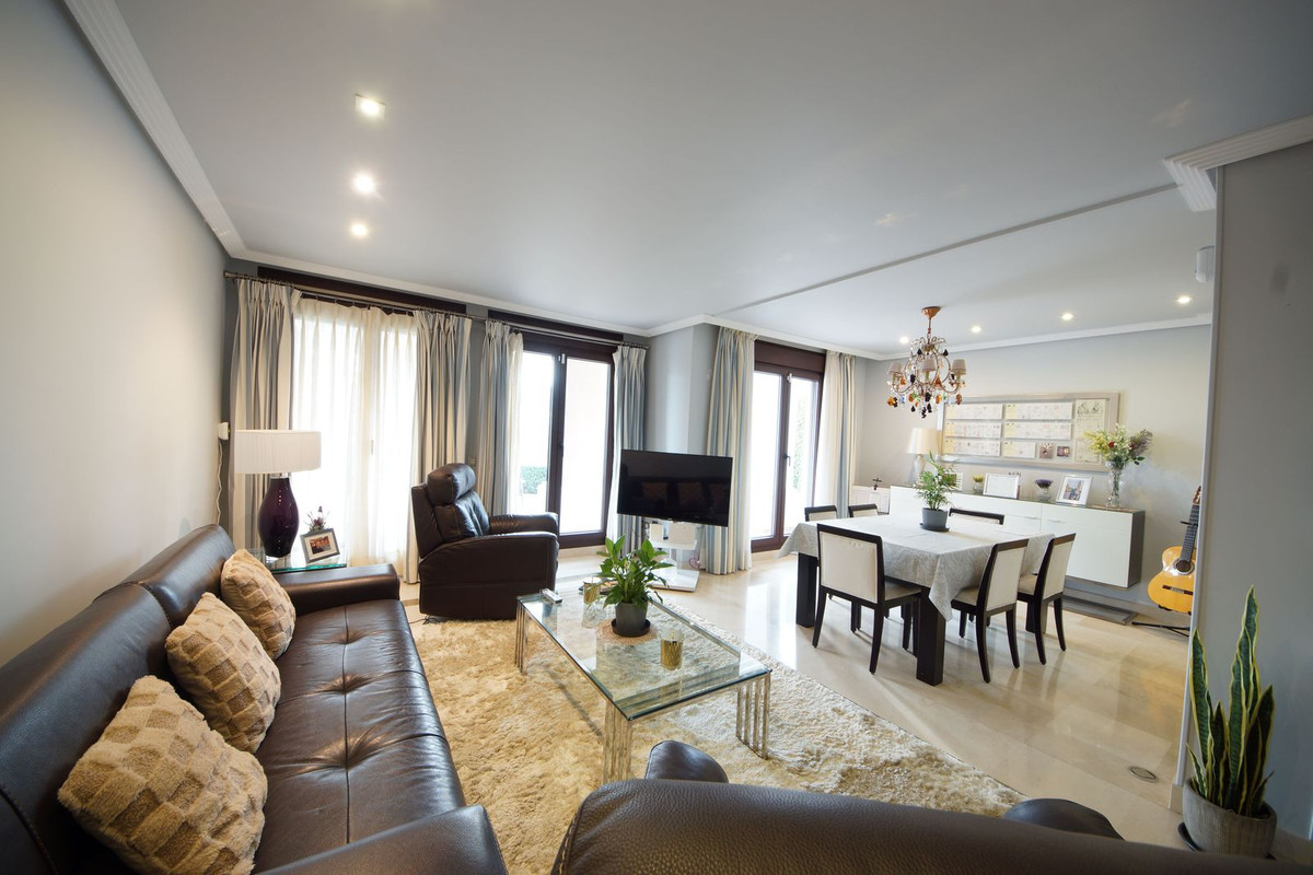 2 bedroom Apartments for sale in Los Arqueros – R5318491