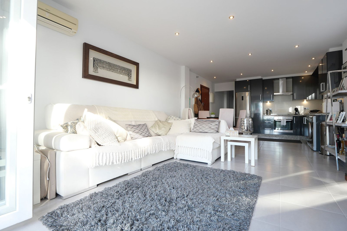 2 bedroom Apartments for sale in Calahonda – R5292907