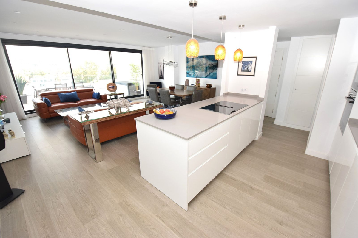 3 bedroom Apartments for sale in La Cala de Mijas – R5296768