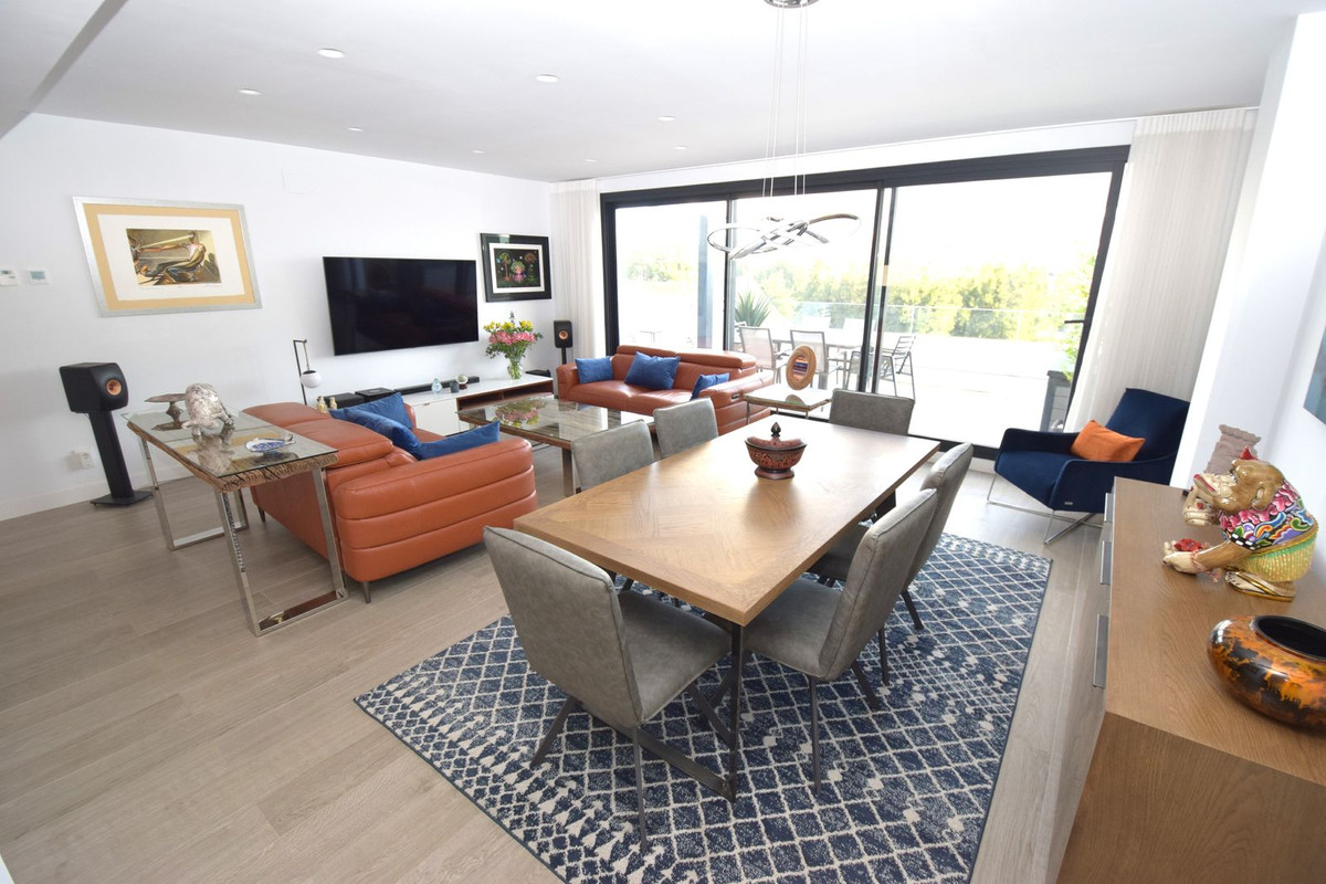 3 bedroom Apartments for sale in La Cala de Mijas – R5296768