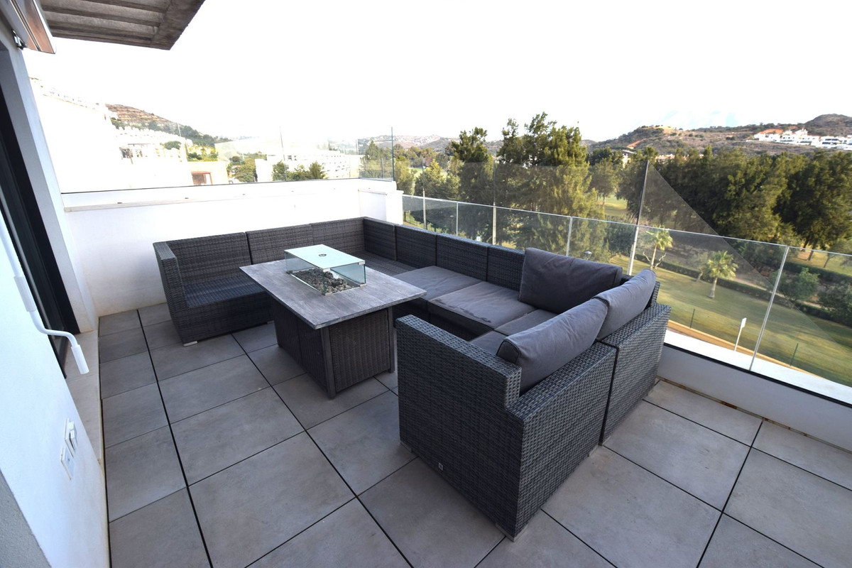 3 bedroom Apartments for sale in La Cala de Mijas – R5296768