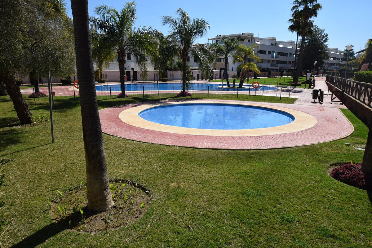 3 bedroom Apartments for sale in La Cala de Mijas – R5296768