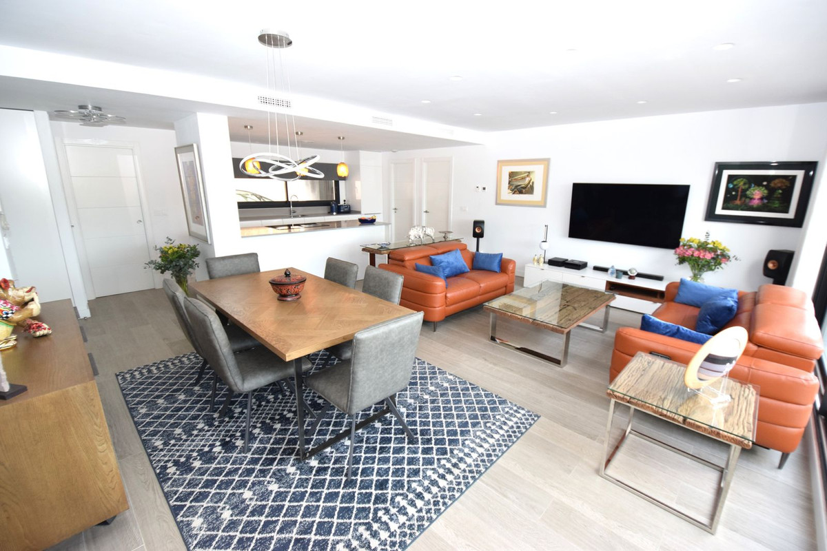 3 bedroom Apartments for sale in La Cala de Mijas – R5296768