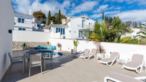 6 bedroom Villas for sale in La Cala de Mijas – R5286430