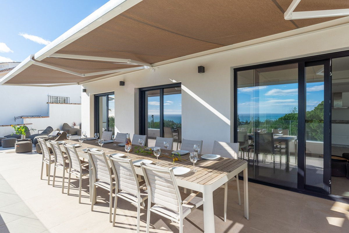 Villas de 6 dormitorios en venta en La Cala de Mijas – R5286430