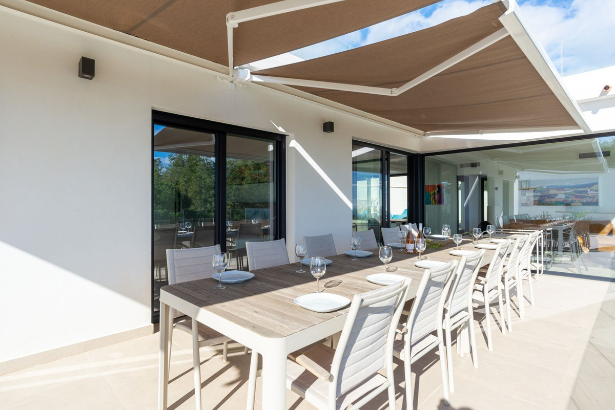 Villas de 6 dormitorios en venta en La Cala de Mijas – R5286430