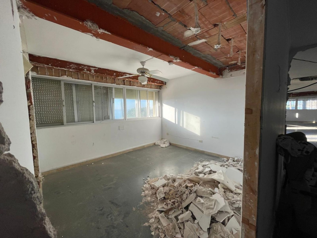 5 bedroom Penthouses for sale in Marbella – R5322541