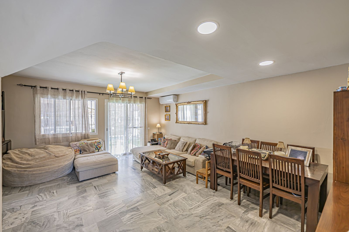 4 bedroom Townhouses for sale in Marbella – R5320681 4 bedroom Townhouses for sale in Marbella – R5320681