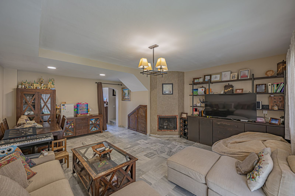 4 bedroom Townhouses for sale in Marbella – R5320681 4 bedroom Townhouses for sale in Marbella – R5320681