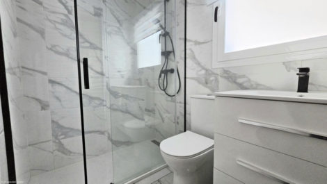 Villas de 8 dormitorios en venta en Riviera del Sol – R5338420