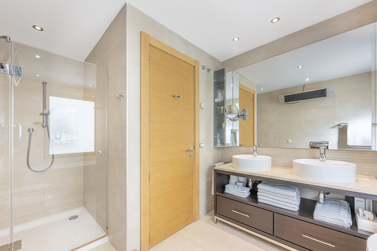 Apartamentos de 3 dormitorios en venta en Marbella – R5311732