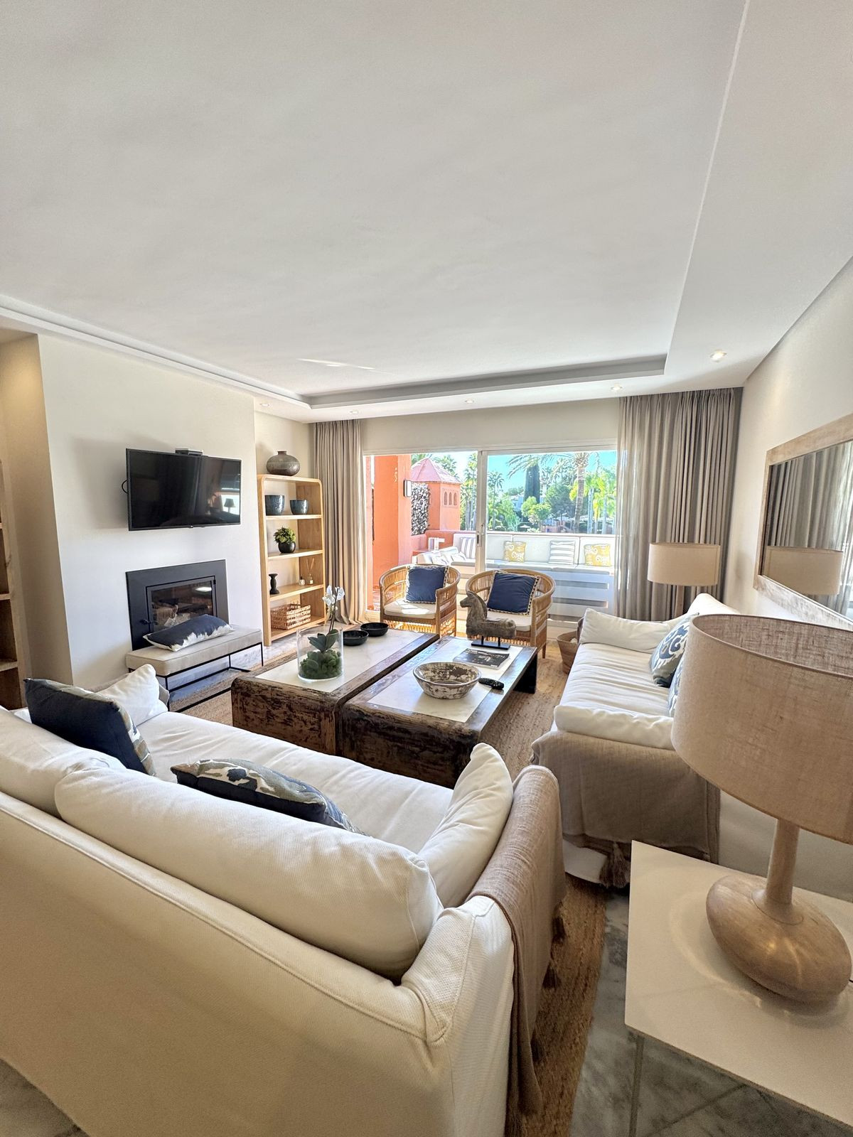 Apartamentos de 4 dormitorios en venta en Guadalmina Baja – R5205988