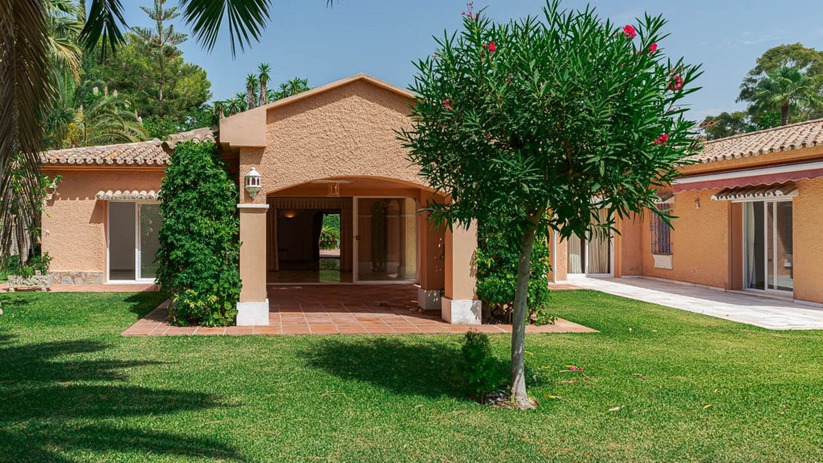 Villas de 4 dormitorios en venta en Nueva Milla de Oro – R4429960 Villas de 4 dormitorios en venta en Nueva Milla de Oro – R4429960