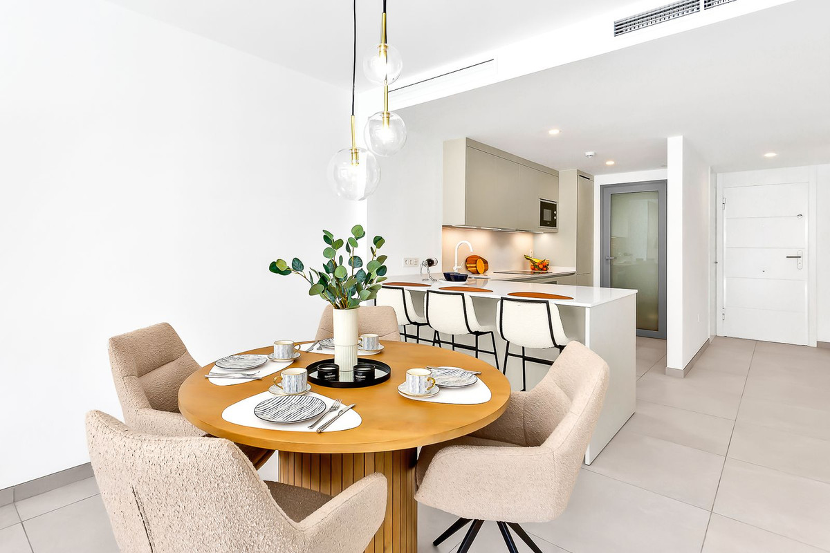 Apartamentos de 2 dormitorios en venta en Elviria – R5324530