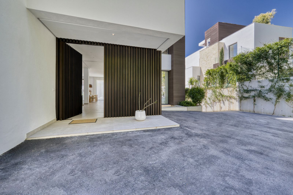 4 bedroom Villas for sale in Marbella – R5343115 4 bedroom Villas for sale in Marbella – R5343115