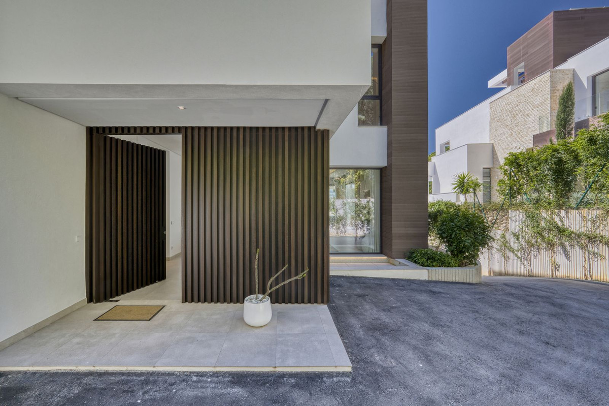 4 bedroom Villas for sale in Marbella – R5343115 4 bedroom Villas for sale in Marbella – R5343115