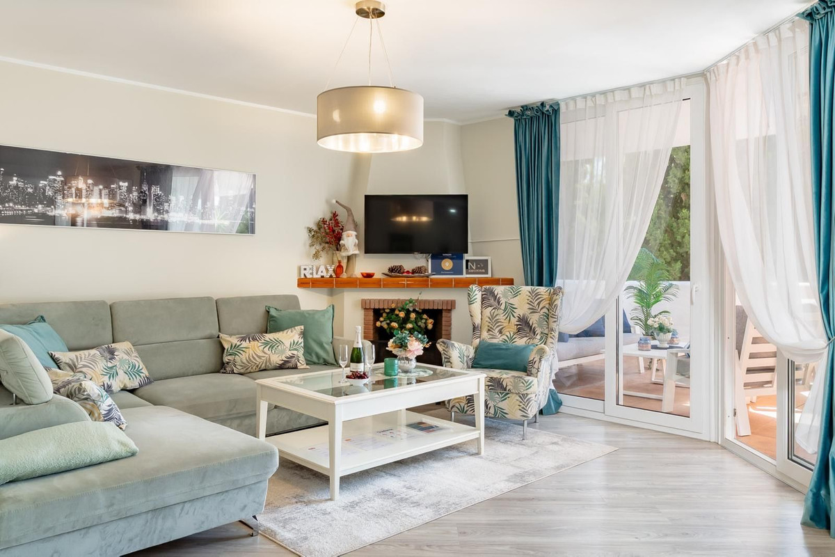 2 bedroom Apartments for sale in Calahonda – R5310058