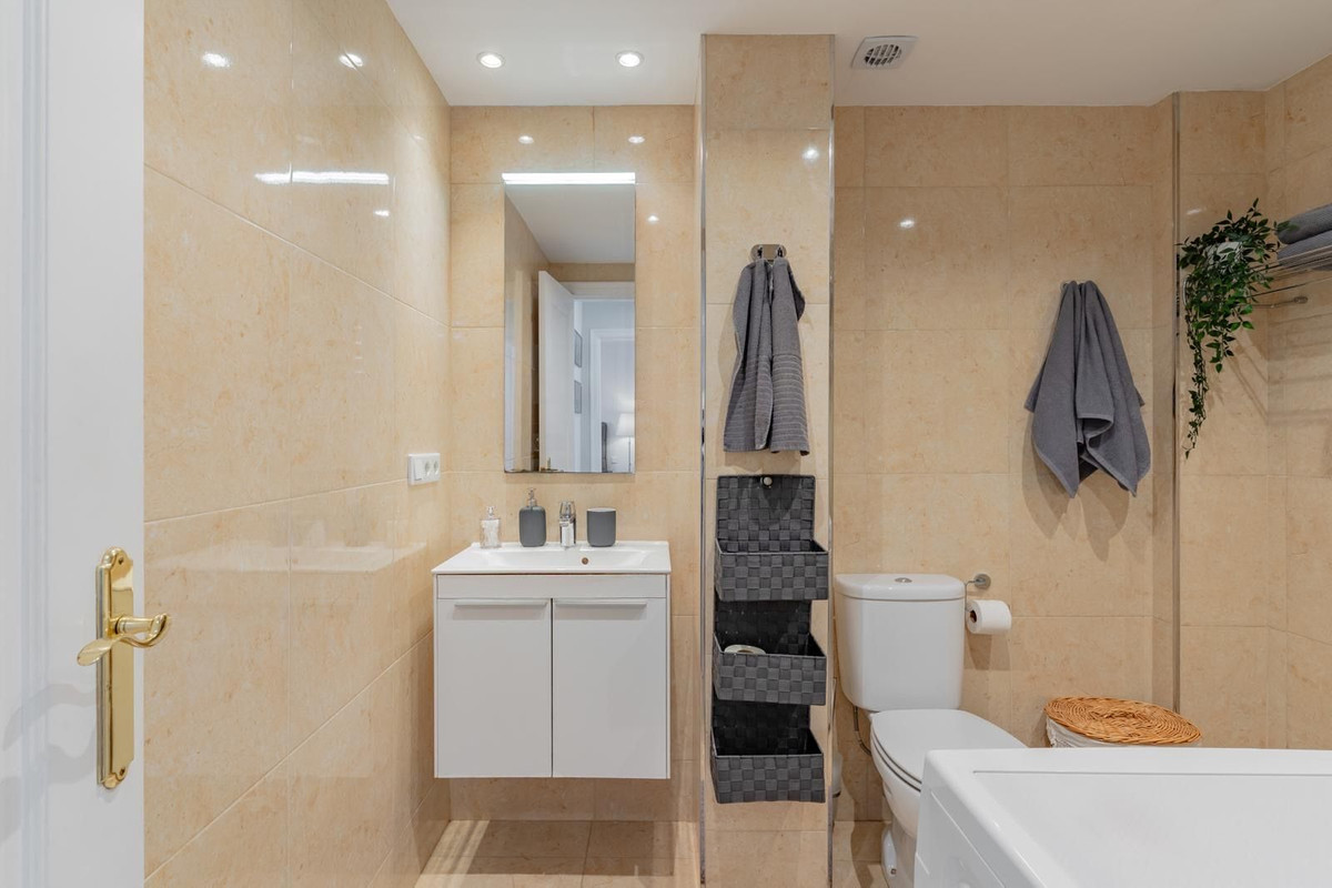 2 bedroom Apartments for sale in Calahonda – R5310058