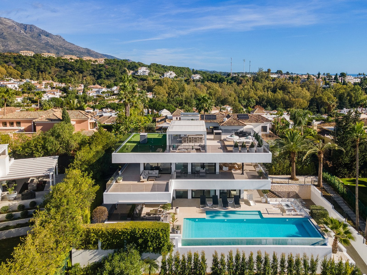 5 bedroom Villas for sale in Marbella – R5273980