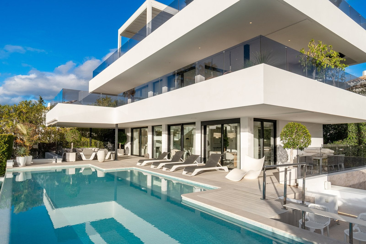 5 bedroom Villas for sale in Marbella – R5273980