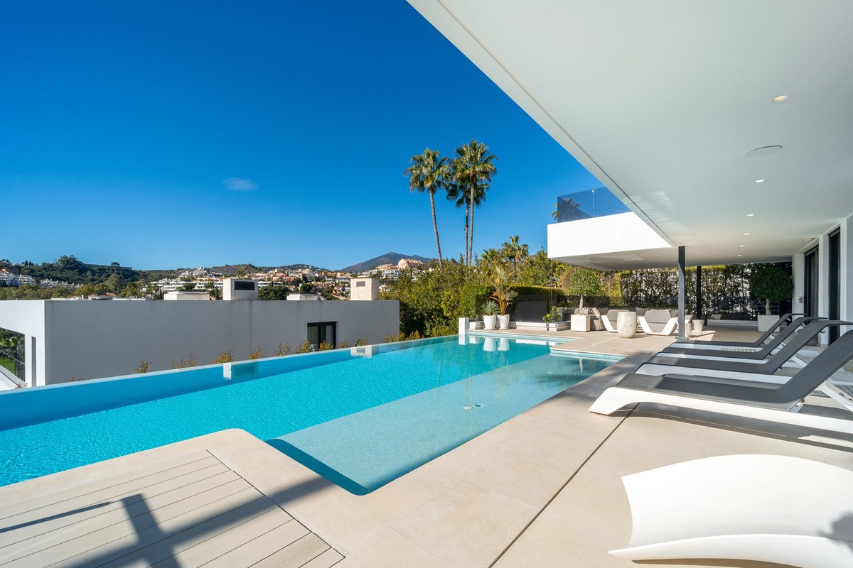 5 bedroom Villas for sale in Marbella – R5273980