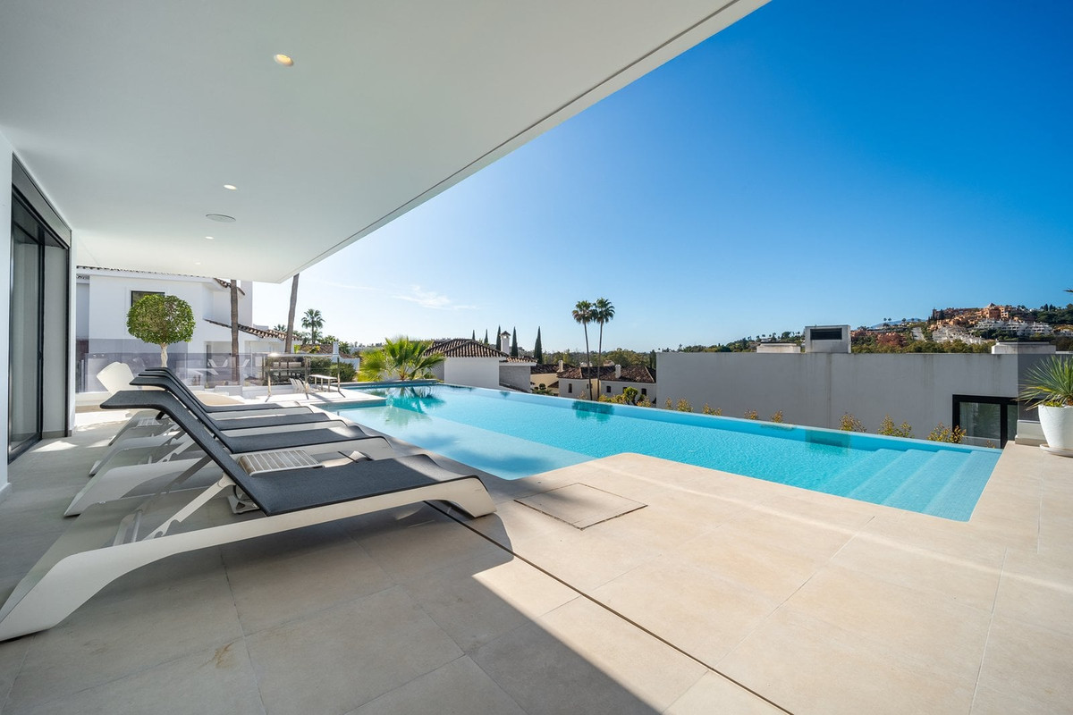 5 bedroom Villas for sale in Marbella – R5273980