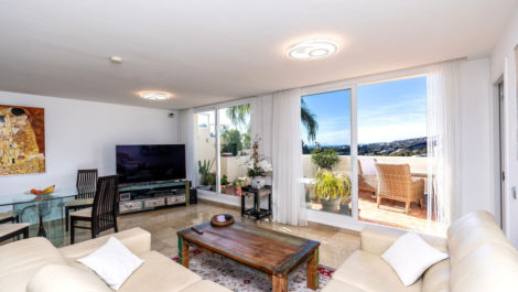 3 bedroom Apartments for sale in Los Arqueros – R5286049