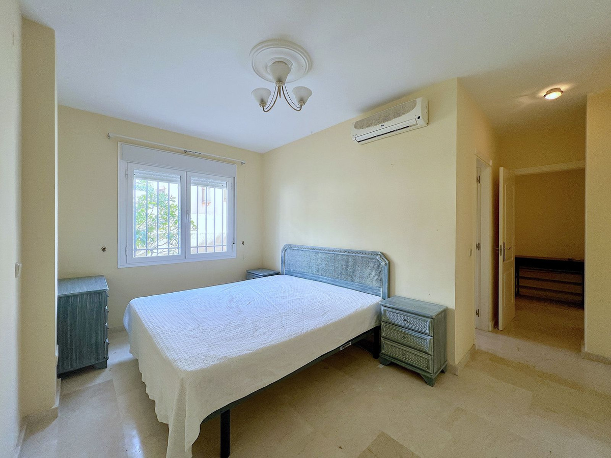 3 bedroom Semi-detached for sale in Riviera del Sol – R5310982