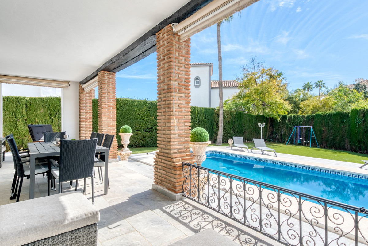 4 bedroom Villas for sale in Calahonda – R5325064