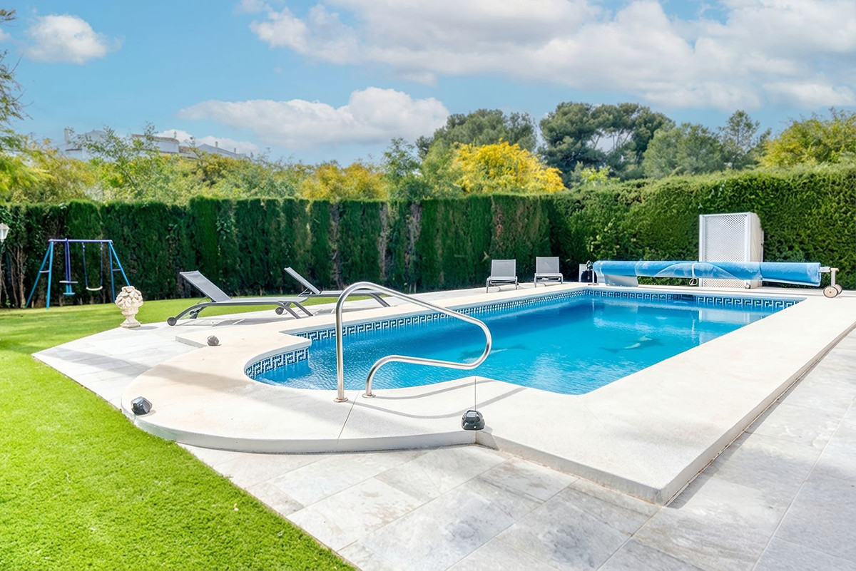 4 bedroom Villas for sale in Calahonda – R5325064