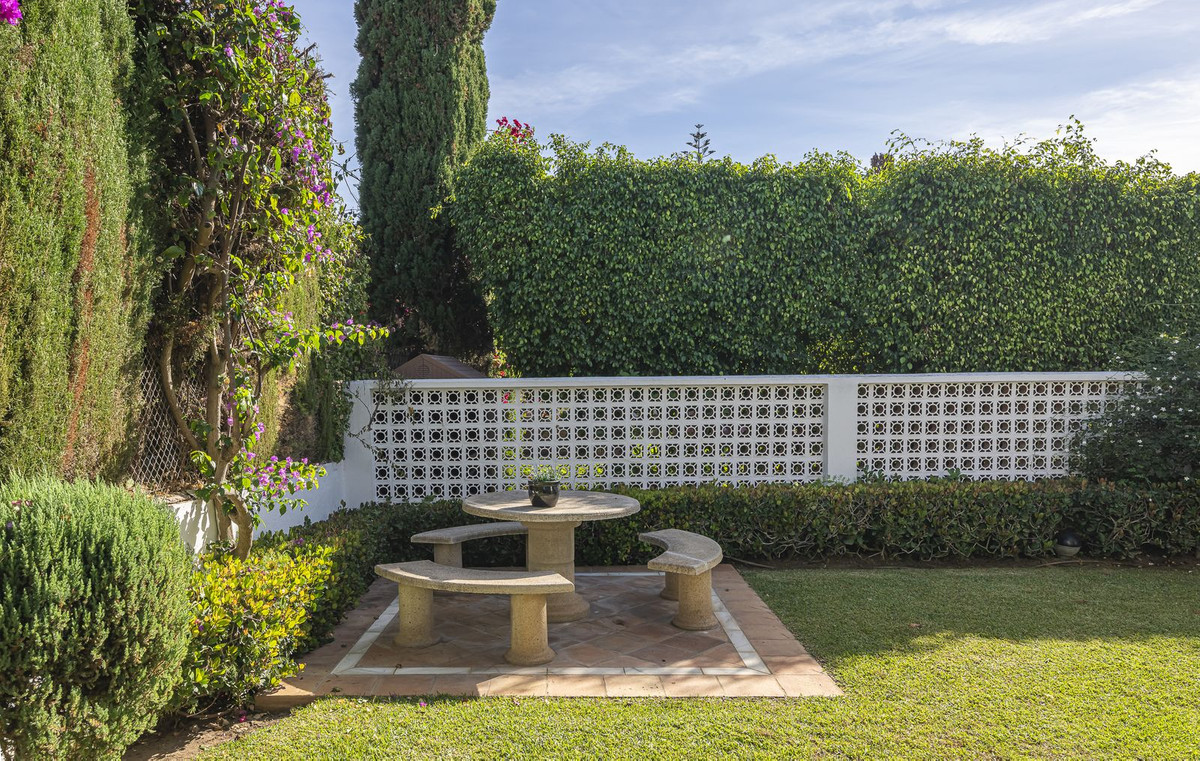 5 bedroom Villas for sale in Los Monteros – R5294128