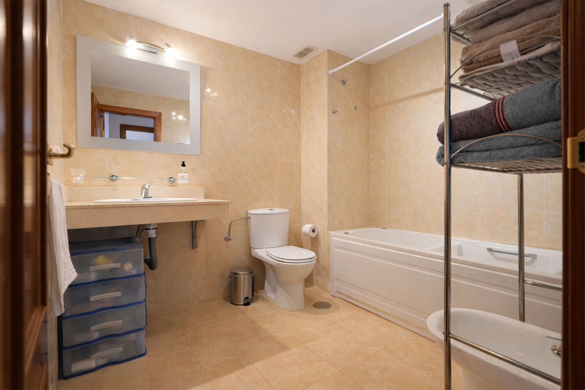 2 bedroom Apartments for sale in Calahonda – R5336104