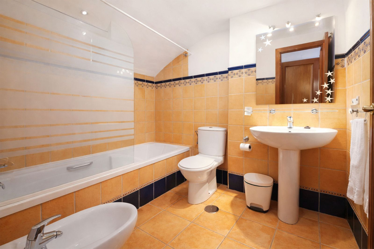 2 bedroom Apartments for sale in Calahonda – R5336104