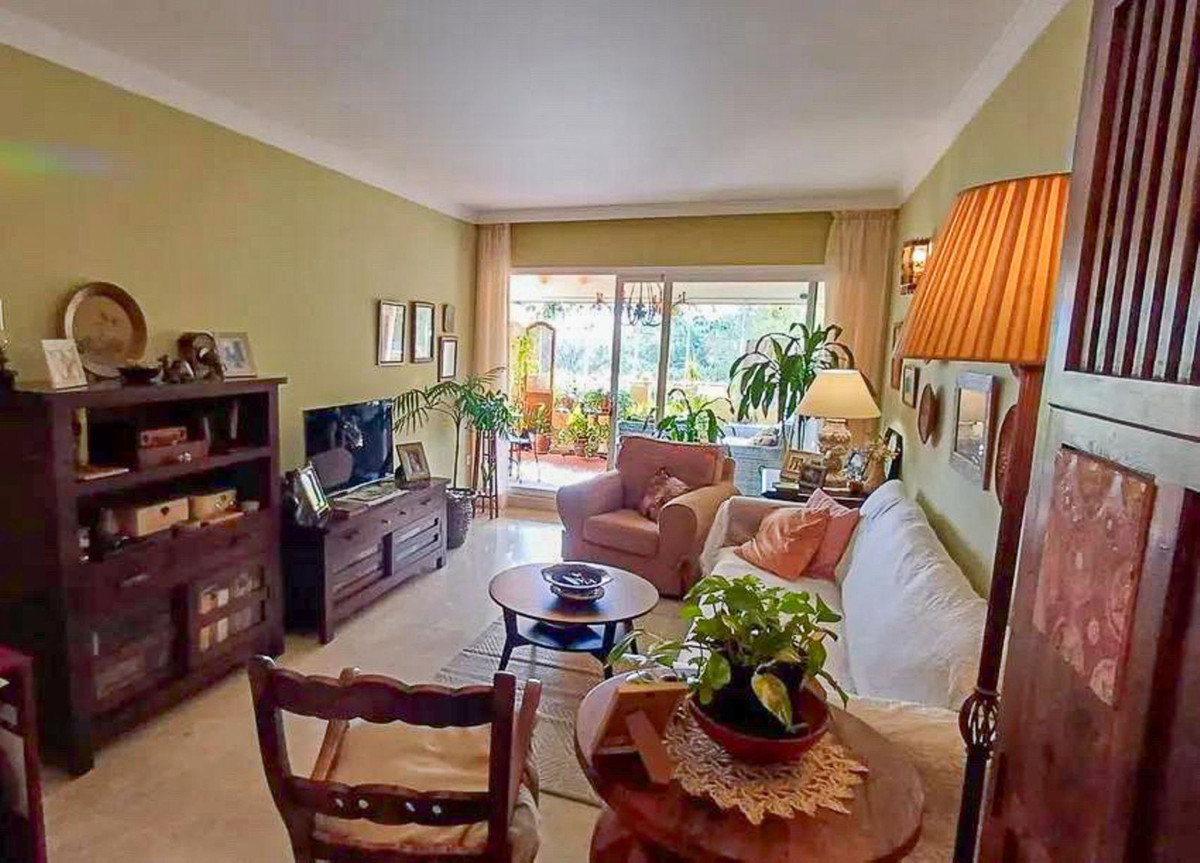 2 bedroom Apartments for sale in Elviria – R5317684