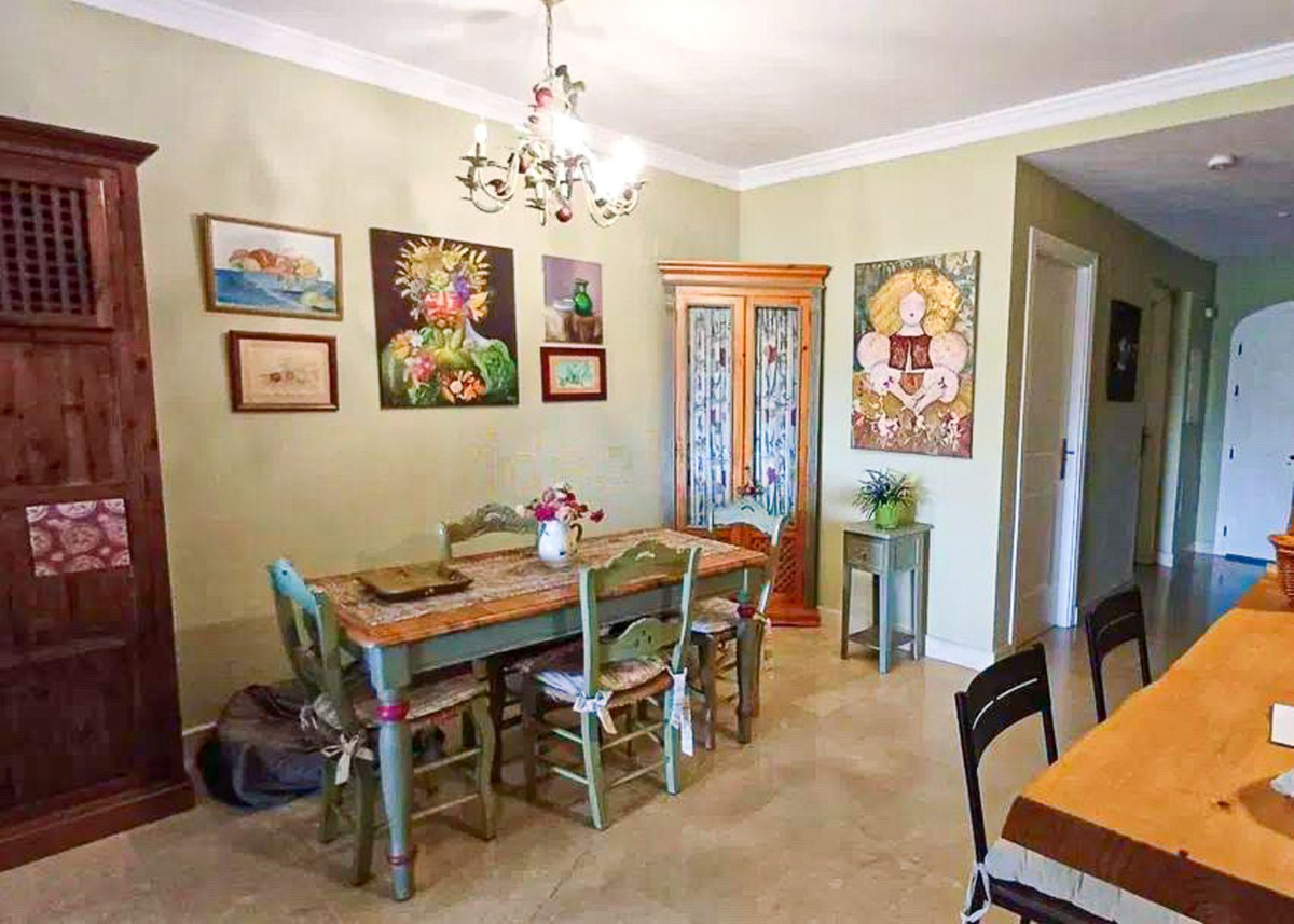 2 bedroom Apartments for sale in Elviria – R5317684