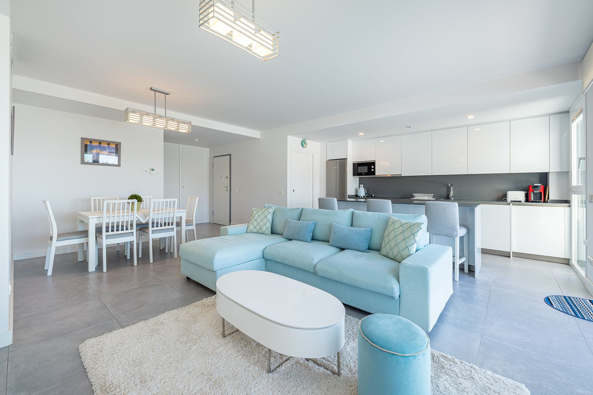 3 bedroom Apartments for sale in La Cala de Mijas – R5311681